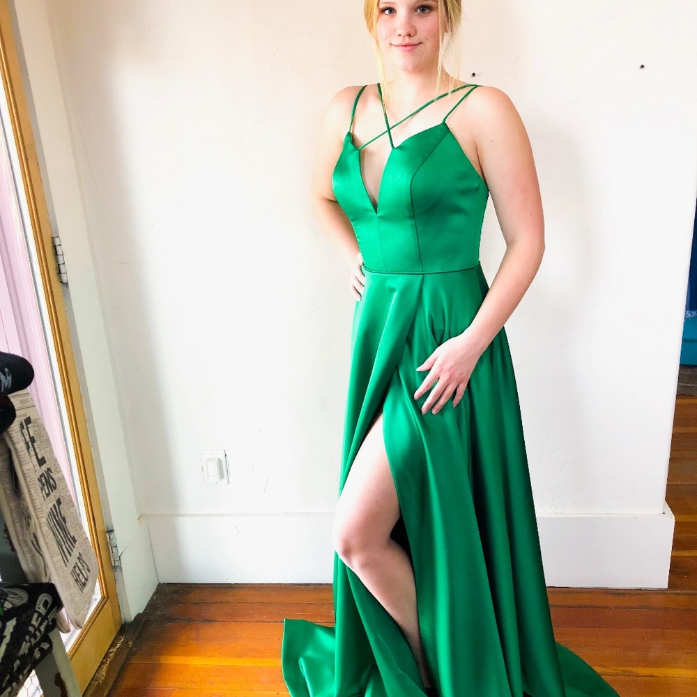 NEW Jovani JVN